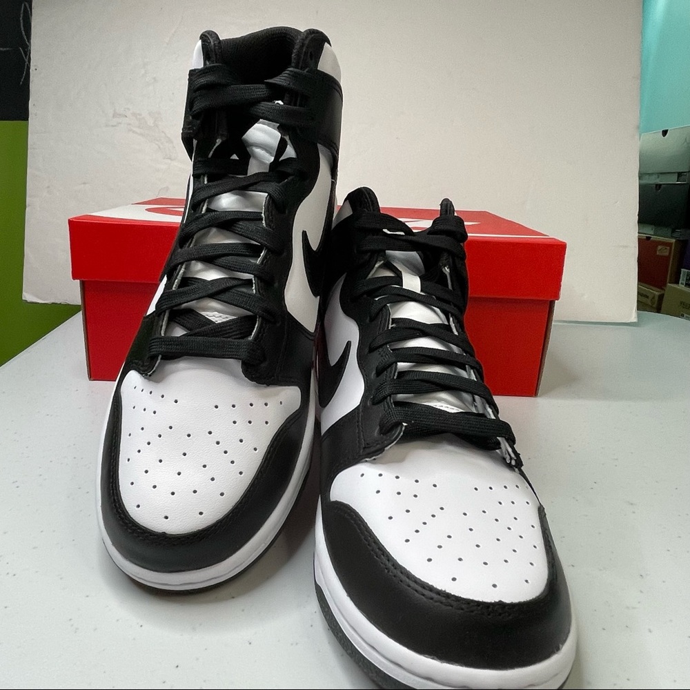 Nike Dunk High Retro Panda Mens Size 10 Sneakers - Picture 2 of 9